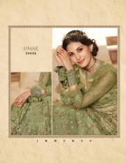Glossy  Amyra Shaivi